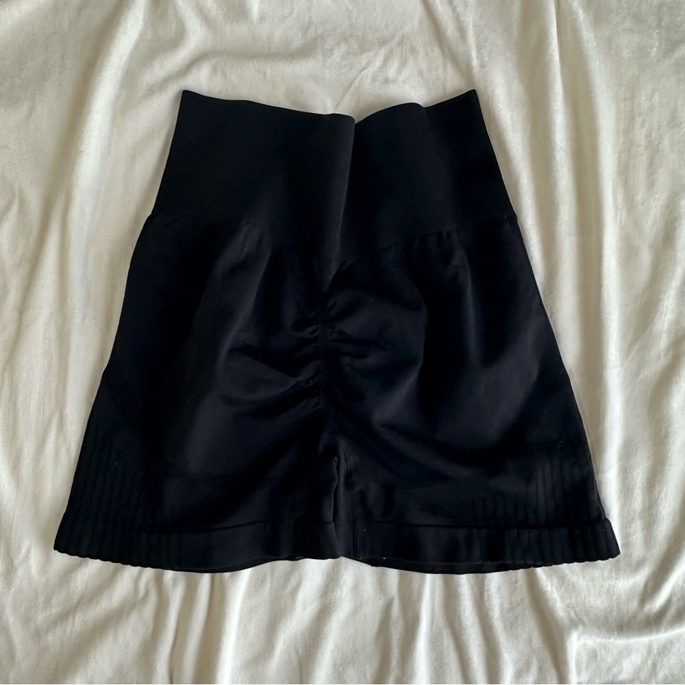 NWOT High Waisted Scrunch Workout Shorts